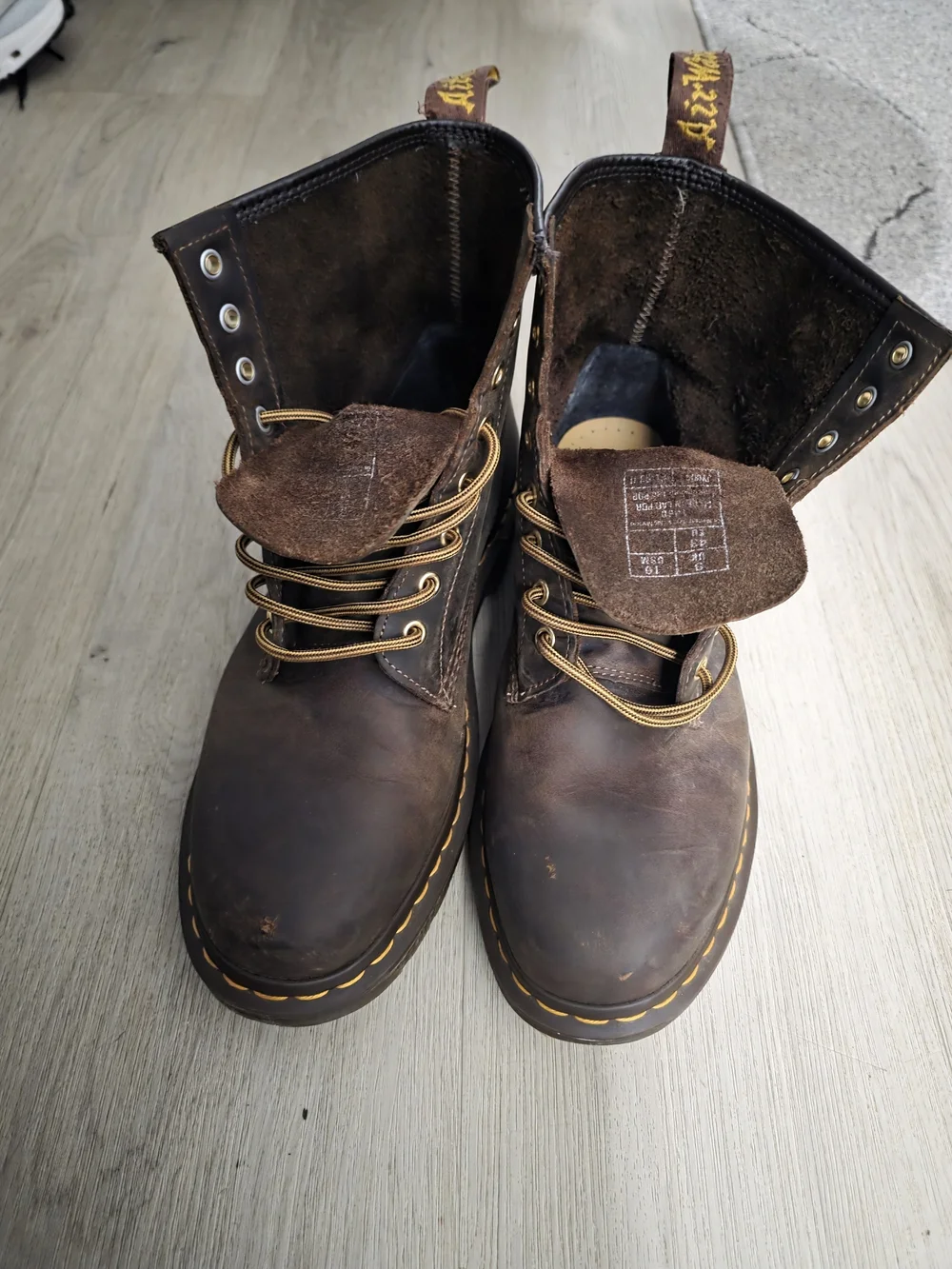 Dr. Martens Men’s Brown Leather Lace-Up Boots